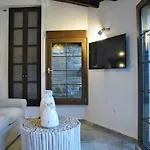 γεράνι In Ktima Gerostathi Vila *