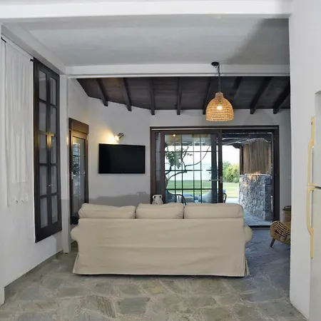 γεράνι In Ktima Gerostathi Villa Polychrono