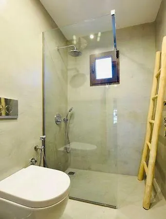 γεράνι In Ktima Gerostathi * Polychrono